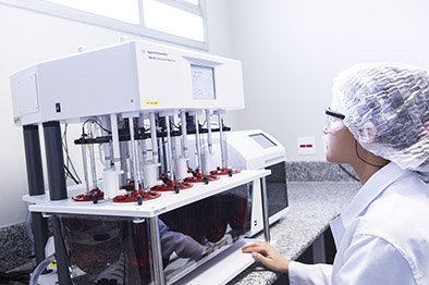 Ministério anuncia novas parcerias para produção nacional de medicamentos do SUS