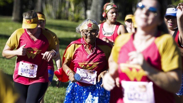 Correr emagrece, fortalece os ossos, previne doenças e melhora o humor das mulheres