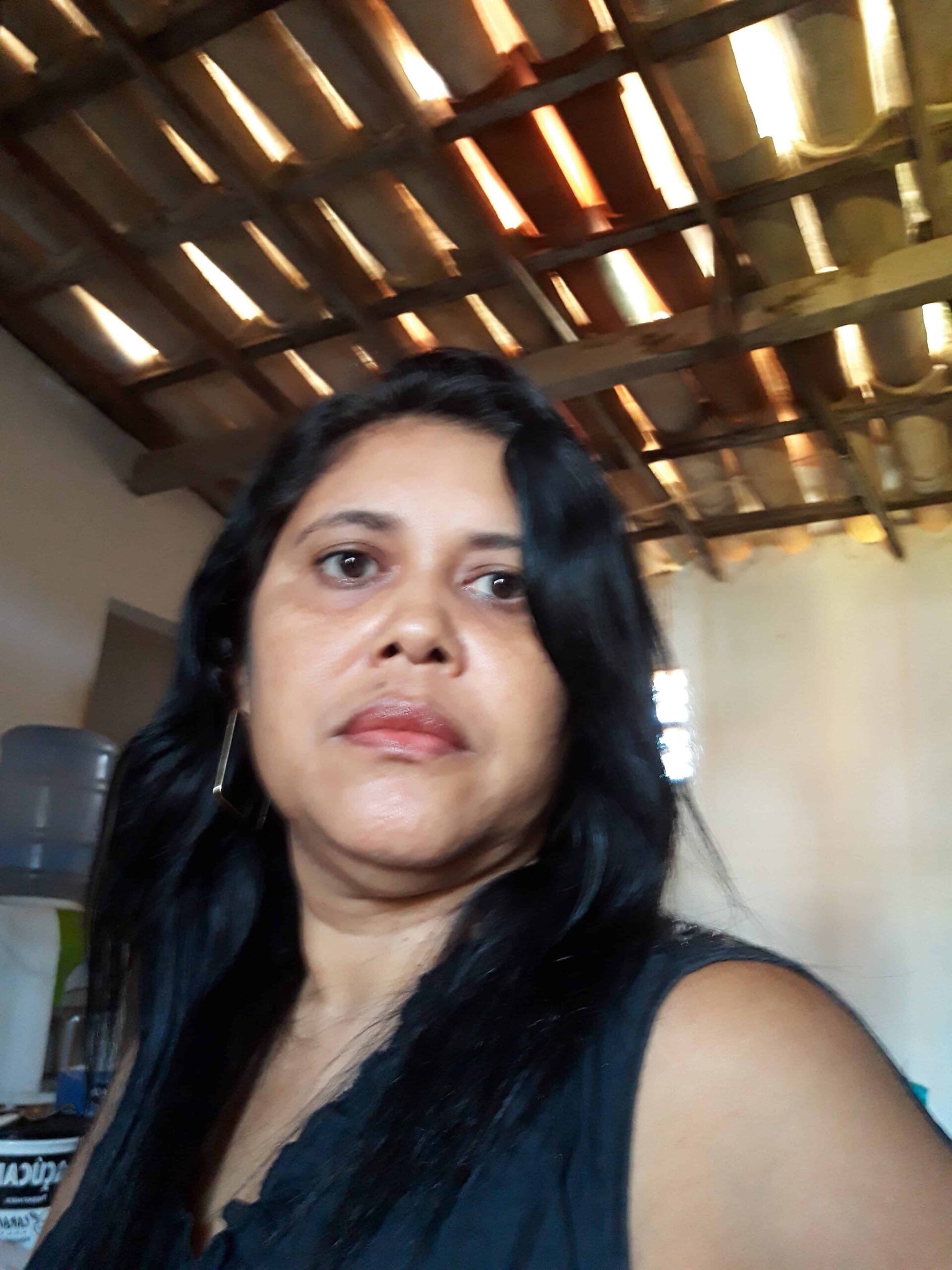 É doloroso, mas não desista, não baixe a cabeça, tudo tem o tempo de Deus