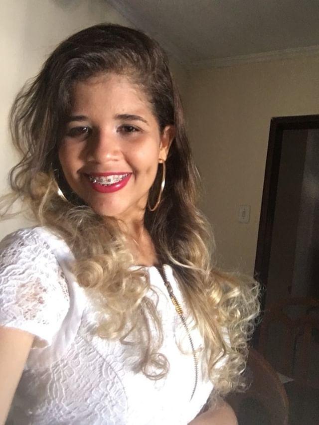 Amo minha vida e amo minhas mãozinhas tortinhas