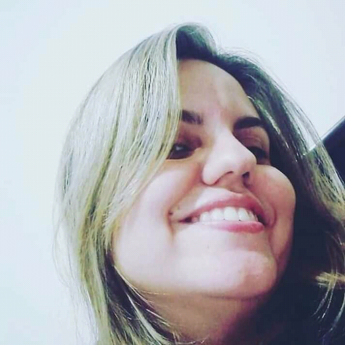 É difícil? Sim! Não tem cura mas tem tratamento, confie em seu reumatologista