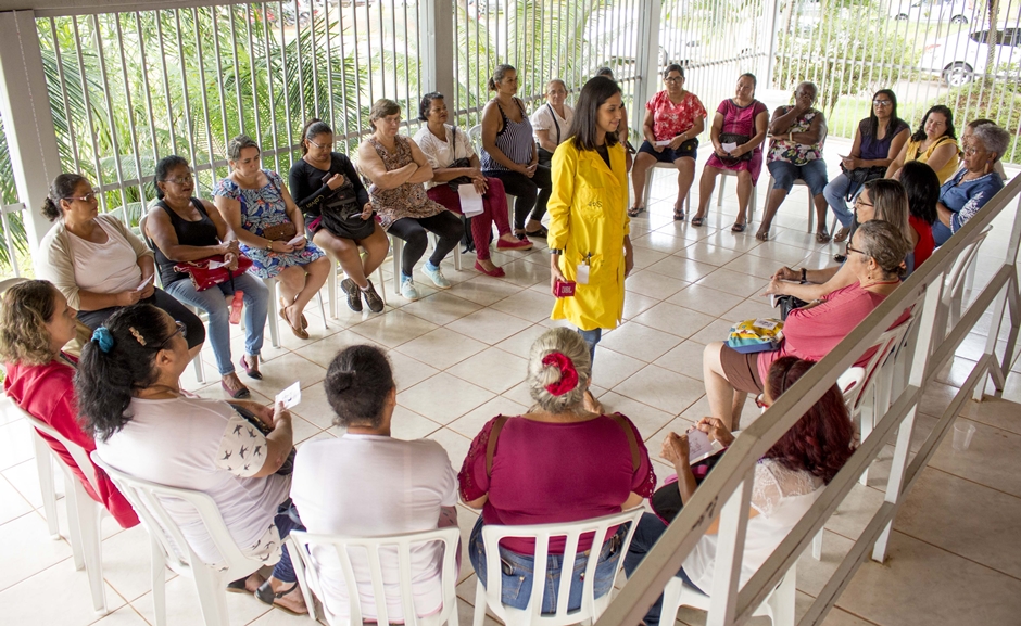 Grupo terapêutico promove tratamento para mulheres diagnosticadas com fibromialgia em Goiânia
