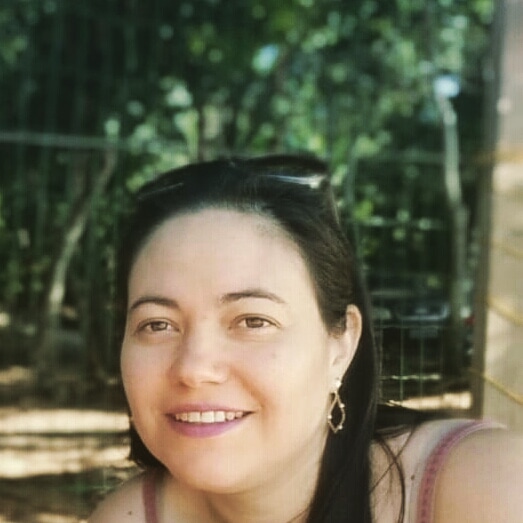 Estou vivendo um dia de cada vez sempre na esperança de dias melhores.