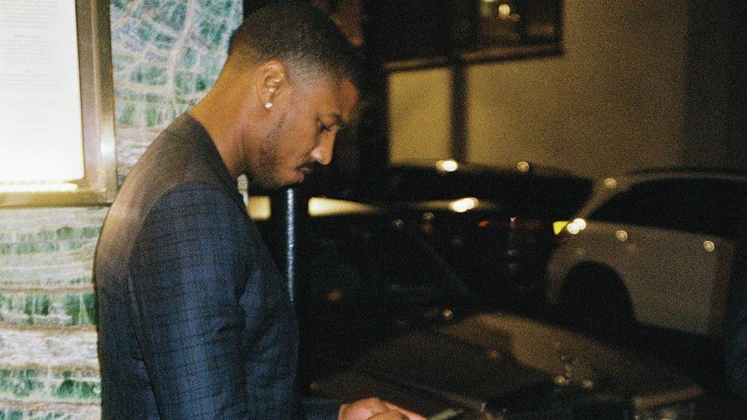 Michael B Jordan apóia pacientes com lúpus