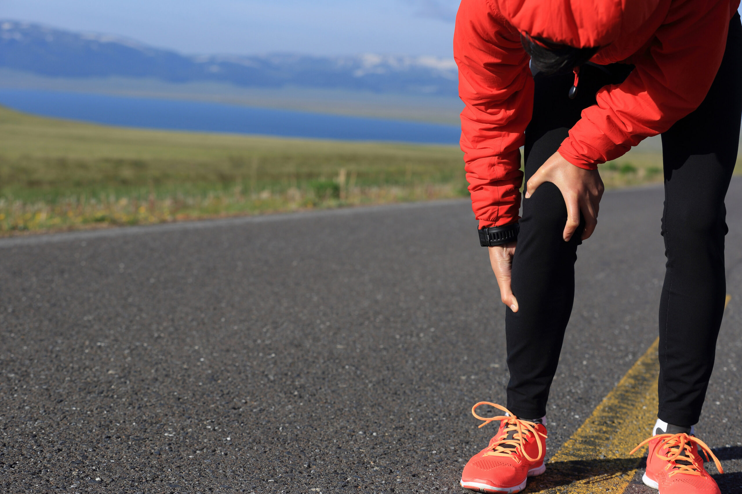 Estudo: Dias úmidos e ventosos aumentam dor de doenças crônicas
