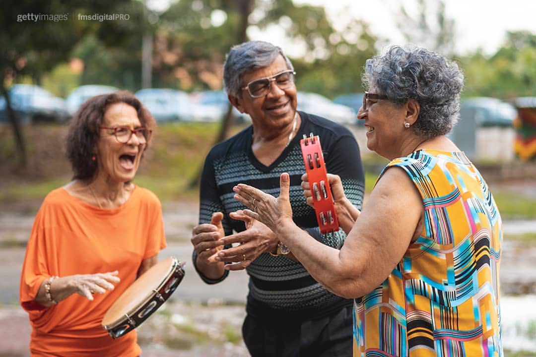 Você sofre de artrose? Veja como se preparar para pular o Carnaval