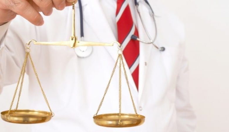 Tribunal de Justiça de São Paulo determina afastamento do trabalho dos profissionais de enfermagem pertencente ao grupo de risco e obriga serviços a fornecer equipamentos de proteção individual à todos