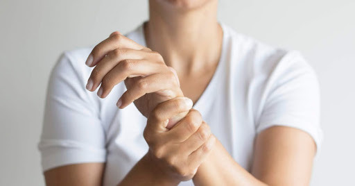 Artrite reumatoide: apesar de crônica, com tratamento, vida pode ser normal