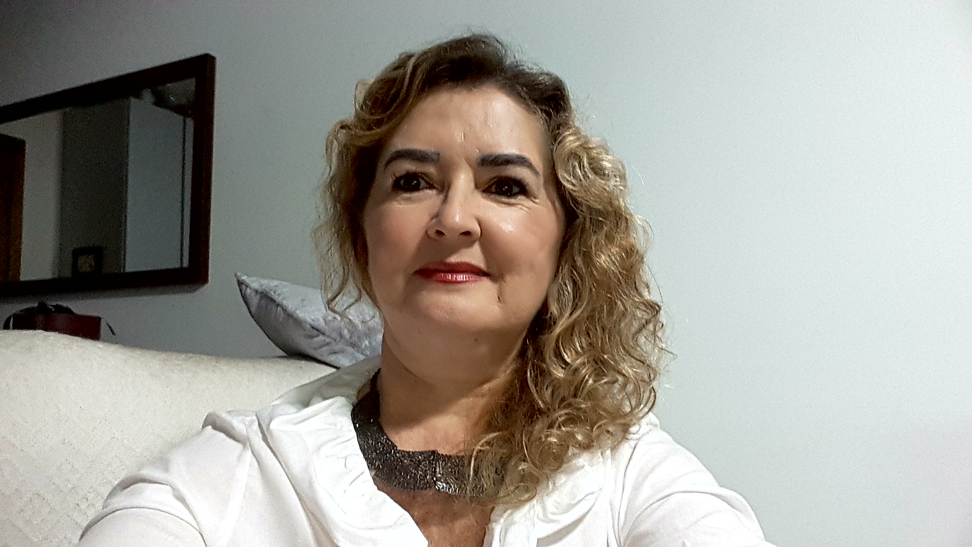 Não desista de você até que alguém te ouça e te ajude