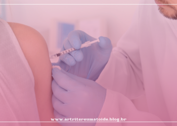 Vacinação de adolescentes “está em discussão”, diz Ministério da Saúde