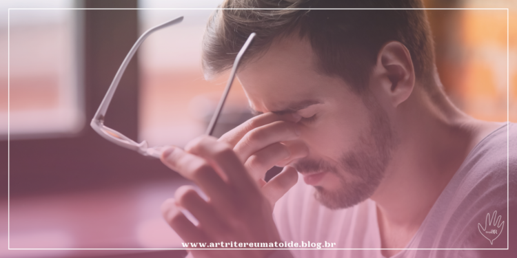 Dor de cabeça pode ser sinal de problemas na visão, alerta especialista