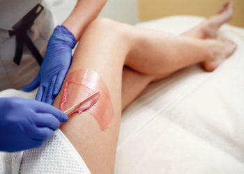 Cera, linha ou pinça entenda qual é melhor método de depilação