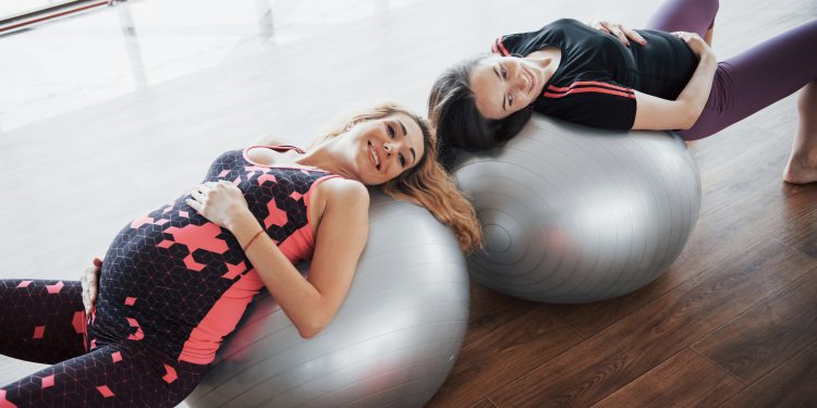 5 benefícios do pilates para gestantes que vão ajudar a futura mamãe