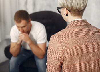 Por que é importante fazer terapia? Veja como ajuda a sua saúde mental