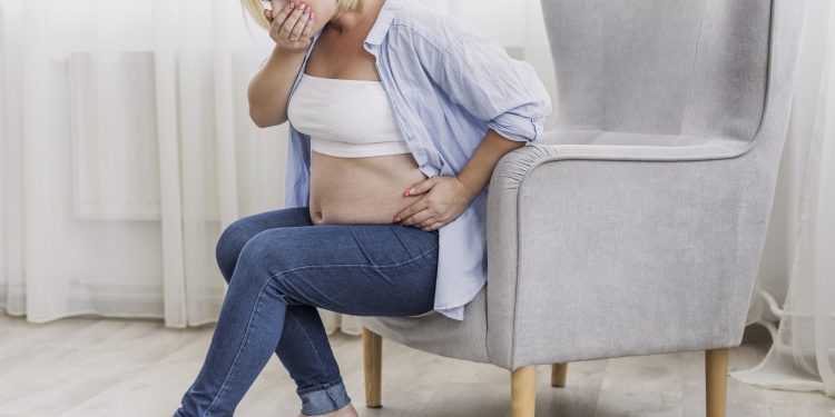 Conheça 4 formas naturais de aliviar o enjoo na gravidez