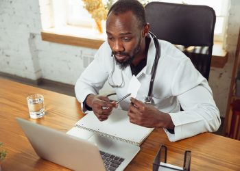 Exames sem sair de casa: coleta domiciliar!