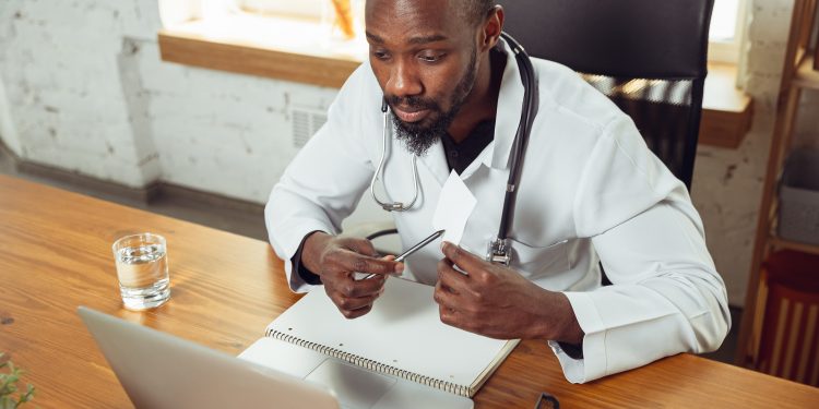Exames sem sair de casa: coleta domiciliar!