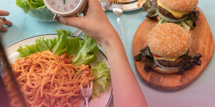 Por que eu como descontroladamente?