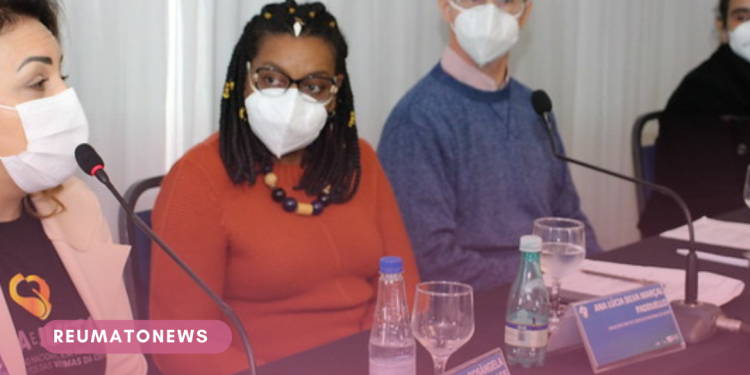 “Estamos há quase três anos com a Covid-19 no Brasil e ainda nada foi feito”, critica presidenta da Avico, no Pleno do CNS, sobre familiares e vítimas da doença