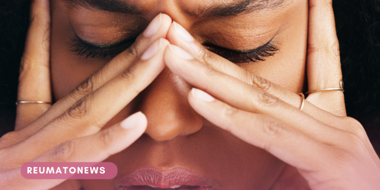 “Burnout do cérebro”: mulheres são mais impactadas pela enxaqueca crônica, conheça opções de tratamento