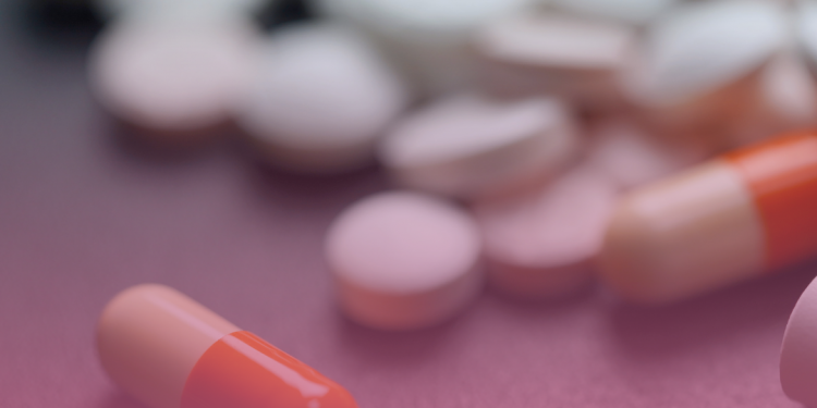 Em reunião da Cosaúde, membros debatem estudo sobre preços de medicamentos selecionados e proposta de alteração de DUTs para asma