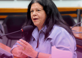 Nota de Agradecimento à deputada Laura Carneiro