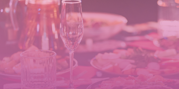 Festas de fim de ano: riscos do ‘álcool social’ e da comida ultraprocessada