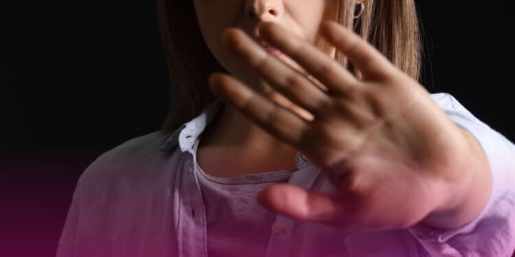 SUS no centro do combate ao feminicídio: Conselho Nacional de Saúde debate estratégias para salvar vidas de mulheres no Brasil