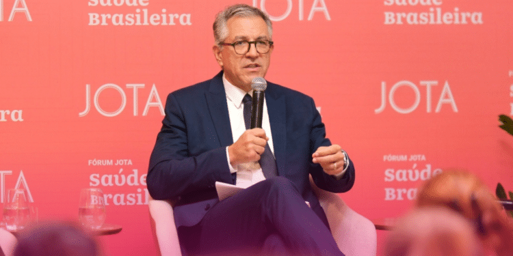 Governo pretende iniciar novo modelo de compra de medicamentos em 2026