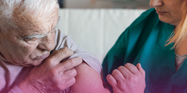 Vacinação na terceira idade: mitos ainda colocam idosos em risco