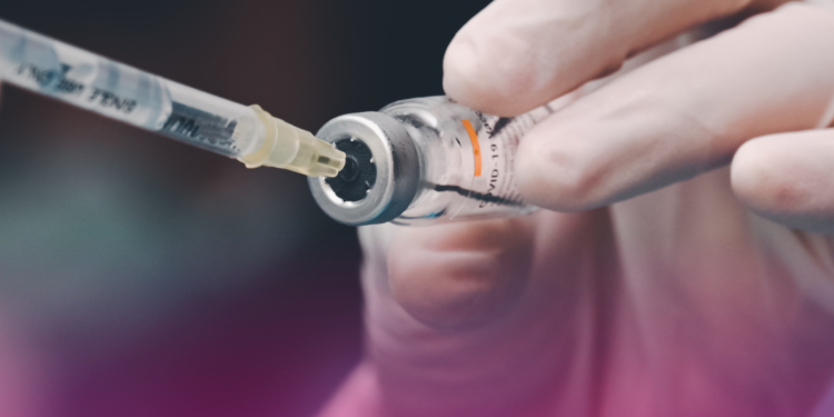 Vacina contra o sarampo: pacientes com doenças reumáticas devem conversar com o médico antes de se vacinar